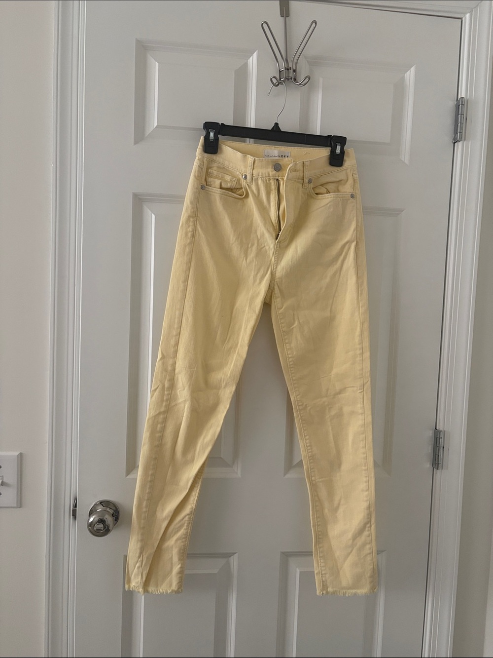 LOFT Pale Yellow Skinny Jeans 24